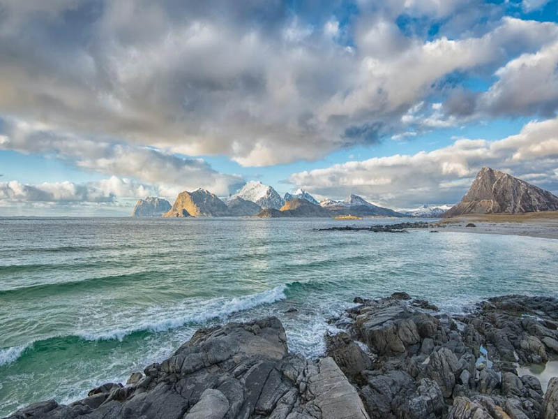 紫外分光光度法测量石油类物质的原理